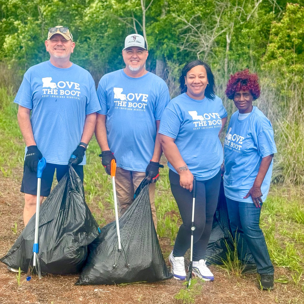 Mville_BC's tweet photo. Margaritaville and Boomtown Bossier City joined forces to show their support for Love the Boot Week by taking it to the streets to clean up Bossier!⚜️💪 #thisispenn https://t.co/RQaHviyIHq