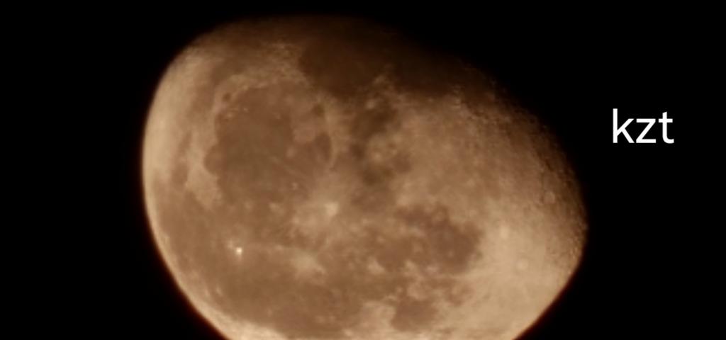 k_zarzosa's tweet photo. Así la luna está noche desde SLP https://t.co/9RpCmLB5wZ