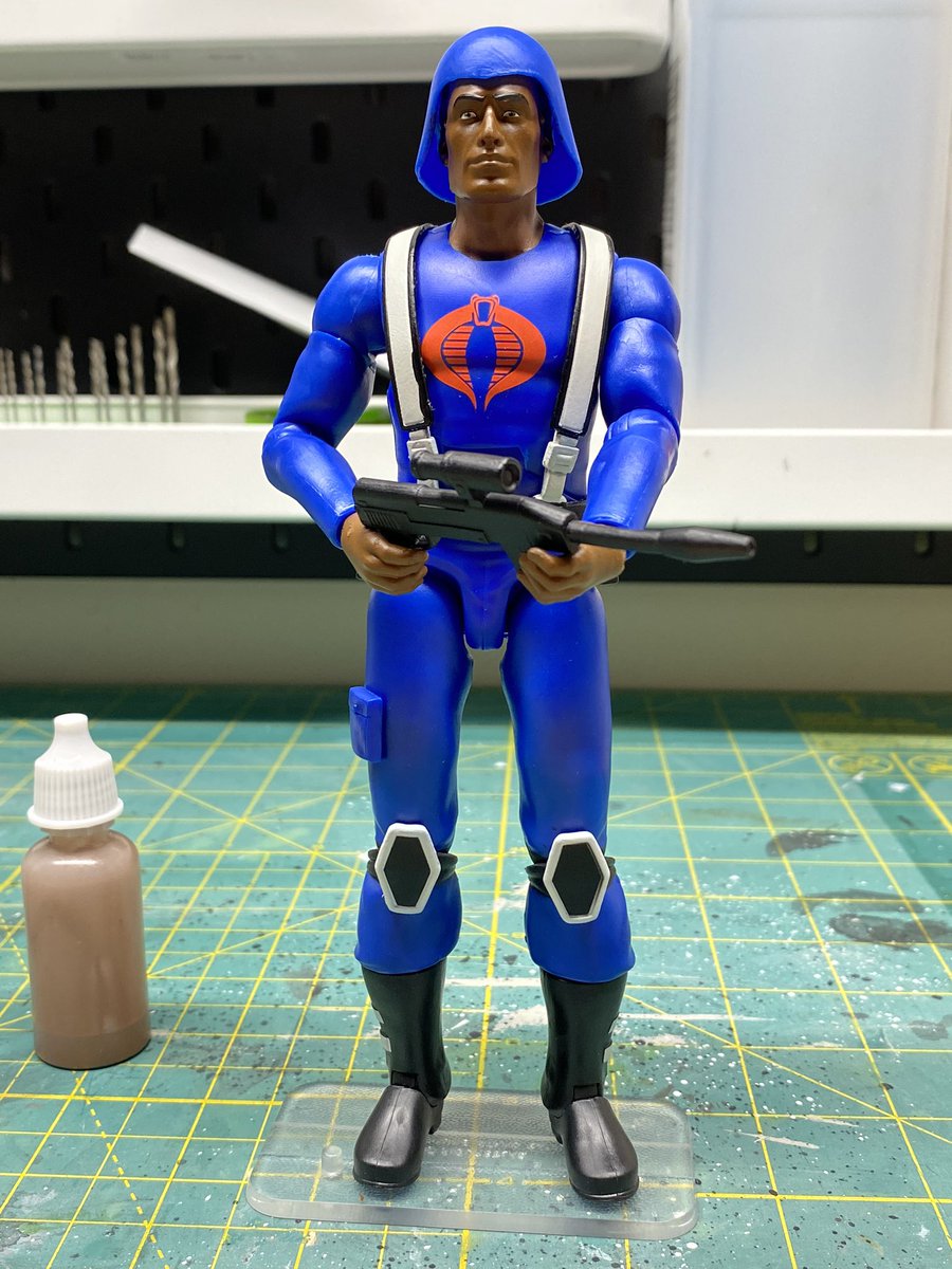 Revisiting Lt. Clay Moore. Using one of Doc’s spare heads and extra hands. Just needed to match the flesh tone on the neck. Custom mop for K.P. duty has been ordered. #yojoe #gijoe #super7