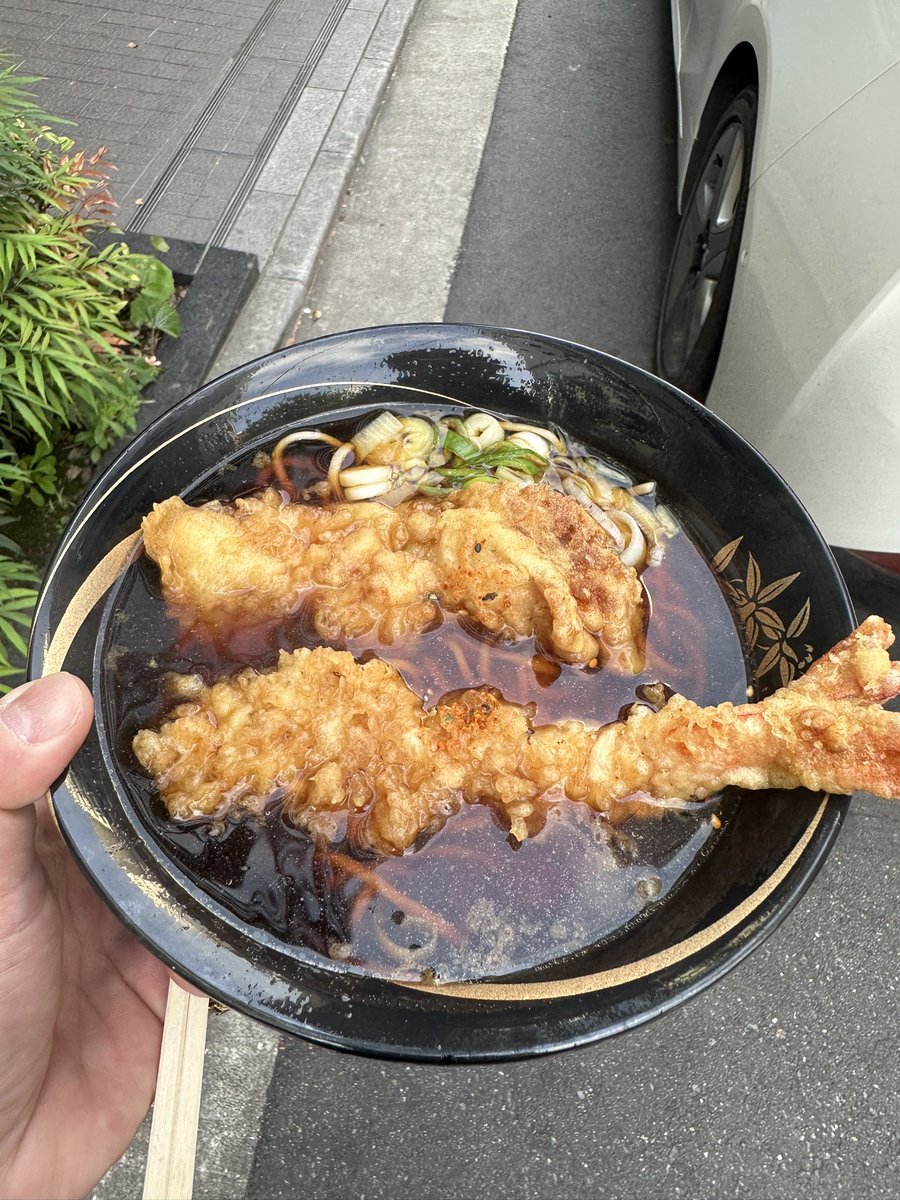 miyabeach's tweet photo. GW期間限定　大海老天と鶏天
#スエヒロ　
皆んな大好きアメリカオオアカイカジャンボ��足は食べ無かった　ごちそうさま https://t.co/Ni5usxnSVy