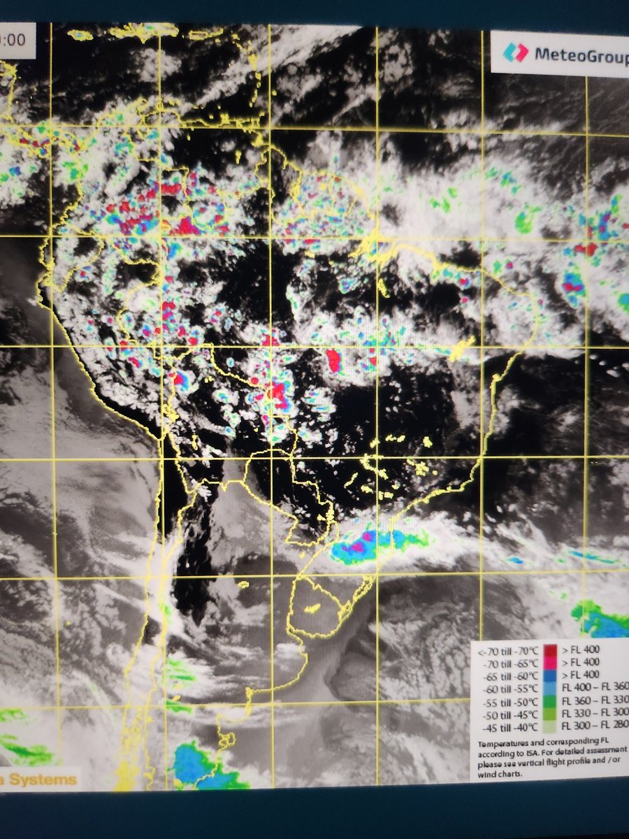 Vamos a volar toda la noche y esta vez es a Salvador de Bahía ida y vuelta. Buena meteorología, algo disperso por Florianopolis pero el resto hermoso para disfrutar.