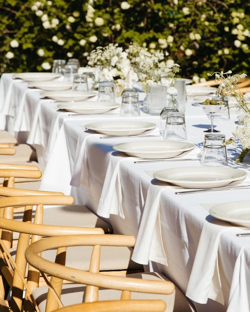 Spring was in full bloom for this Inn at Serenbe wedding! (Tay Tesvich Photography) #WeddingLinens #WeddingDesign