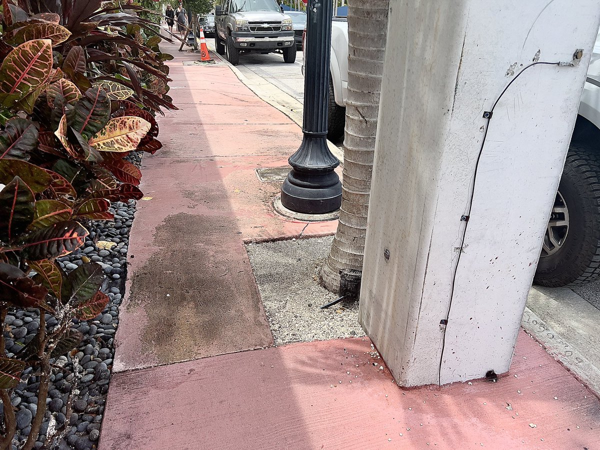 Sidewalks in dense urban areas should be 6 feet wide. The bare minimum is 4. But that is 4 feet unobstructed — not littered with obstacles that force people with disabilities into dangerous streets. @BikeWalkMB @sobenews @StevenMeiner #UniversalDesign #PerilsForPedestrians #ADA