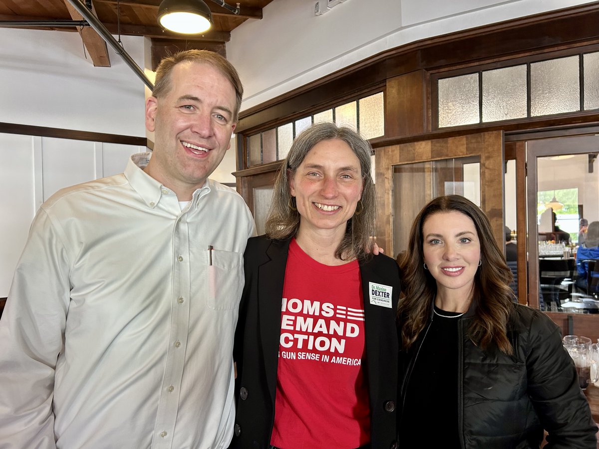 Glad to hear about gun safety and advocacy from @MomsDemand founder @shannonrwatts today, who came to Portland to support Rep. Maxine Dexter (@doctormaxine) for Congress, as I do!