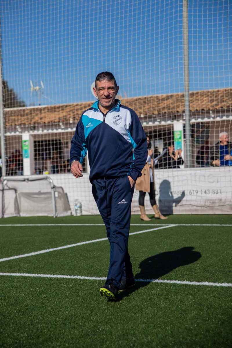 Avui hem acabat sa lliga com a segon classificat. Ara ve el Play Off d’ascens. Enhorabona i gràcies a tota la Directiva del <a href="/CDCaladOr1/">C.D. Cala d'Or</a>, la magnífica plantilla de jugadors i als components del cos tècnic especialment a Toni pérez