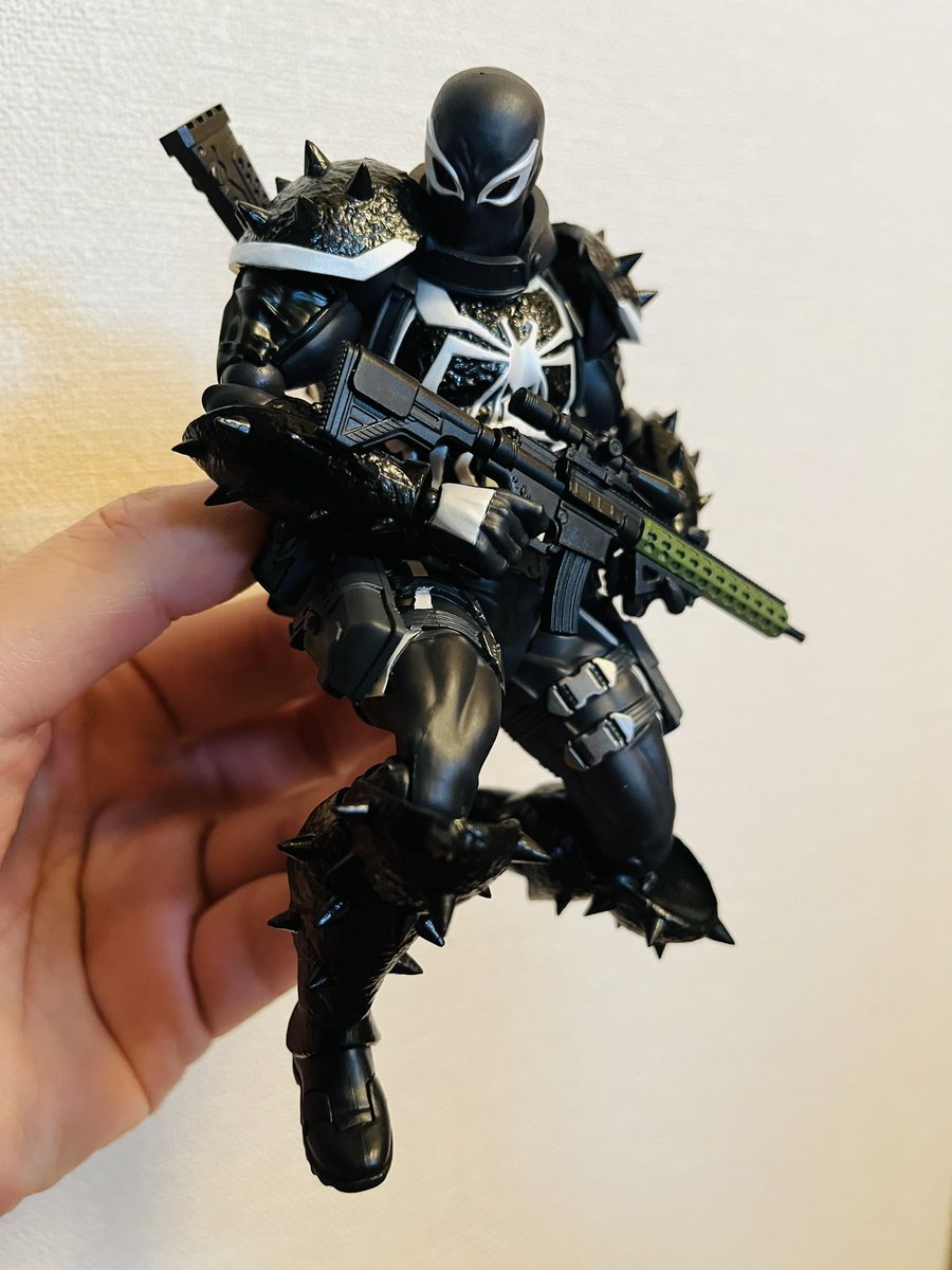 amecomisun's tweet image. #エージェントヴェノム　#AgentVenom

背中に銃を背負える仕様にした海洋堂は偉い。