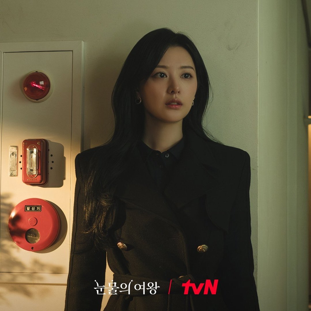 updateasiatico's tweet photo. 🚨#QueenOfTears é oficialmente o kdrama de maior audiência da história da tvN! Atingiu 24,9% na Coreia do Sul e 28,4% em Seul. 

Também ultrapassou "Sky Castle" e tornou-se o 3° drama coreano com a maior classificação da TV a Cabo coreana. https://t.co/3RwWBRdBaG