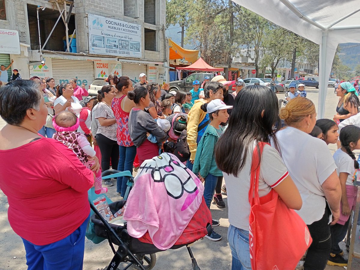 Por iniciativa de Memo, un <a href="/WardogsM/">Wardogs_MotoclubMX</a> , hoy fuimos a festejar el #diadelniño y a dejarles juguetes, estos chamacos 😎!!!

Gracias especiales a mi querida <a href="/TurangaMX/">Gaviota 🍁🍂🎃</a> por el montón de juguetes que donó, eres la mejor!