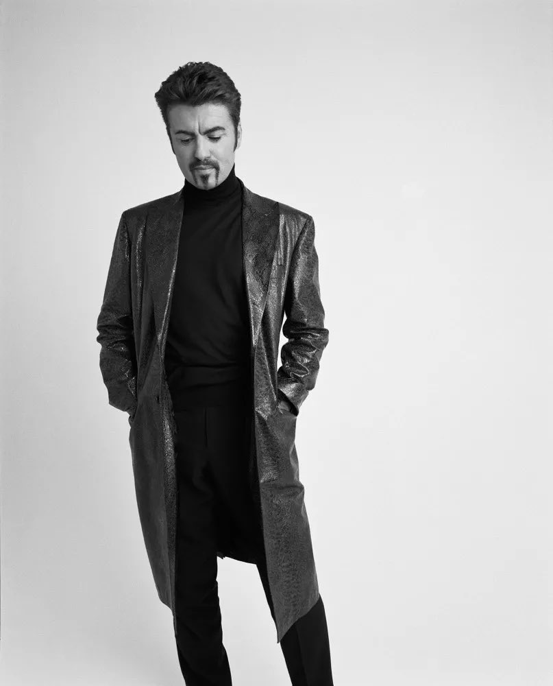 Here is my piece on George Michael. #GeorgeMichael greenbaize1972.com/lets-go-outsid…