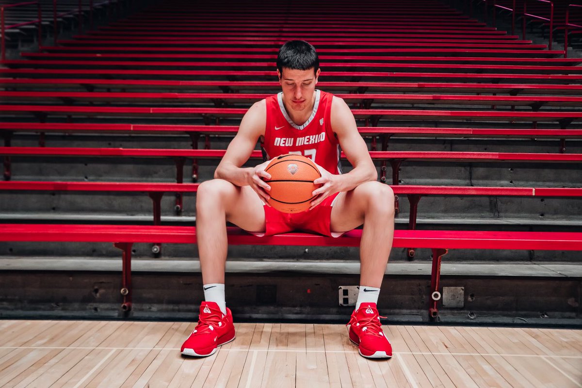 Arizona transfer Filip Borovicanin has committed to New Mexico, his agent @DanielPoneman told ESPN. Skilled 6-foot-9 soph from Serbia played in 20 games for the Wildcats this past season in a reserve role. Lobos beat out San Francisco, Kansas State and Boise State for him.