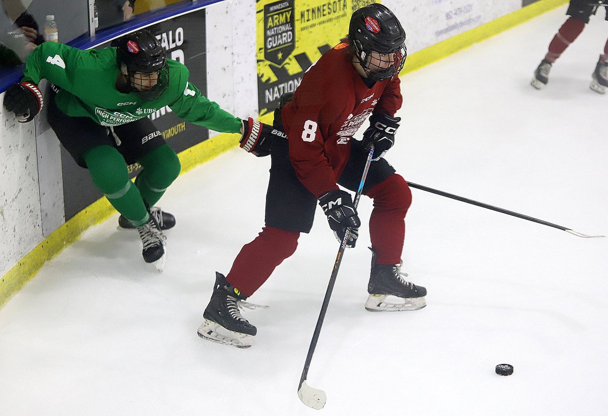 BOYS HP15: Nolan Fitzhenry (SSM) with goal and an assist for D10 Green, Jon Bloedow (Chaska/Chan) scored twice for D10 as teams tie 2-2 Sunday. D6 goalies Jackson (Chaska/Chan) and Nystrom (SSM) combine for 30 saves. Hatton (Gentry) and Sciara (SF Power) stop 23 for D10. #CCMHP