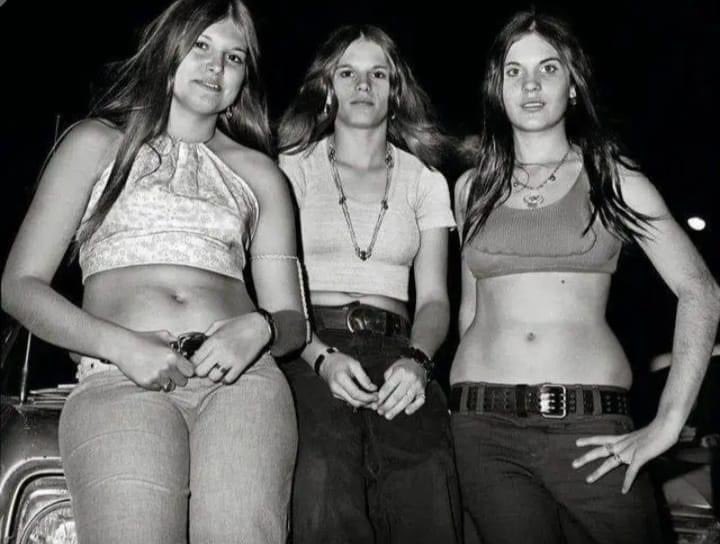 I liked the more natural look everyone had in the 70s. Beauty standards of today are weird.