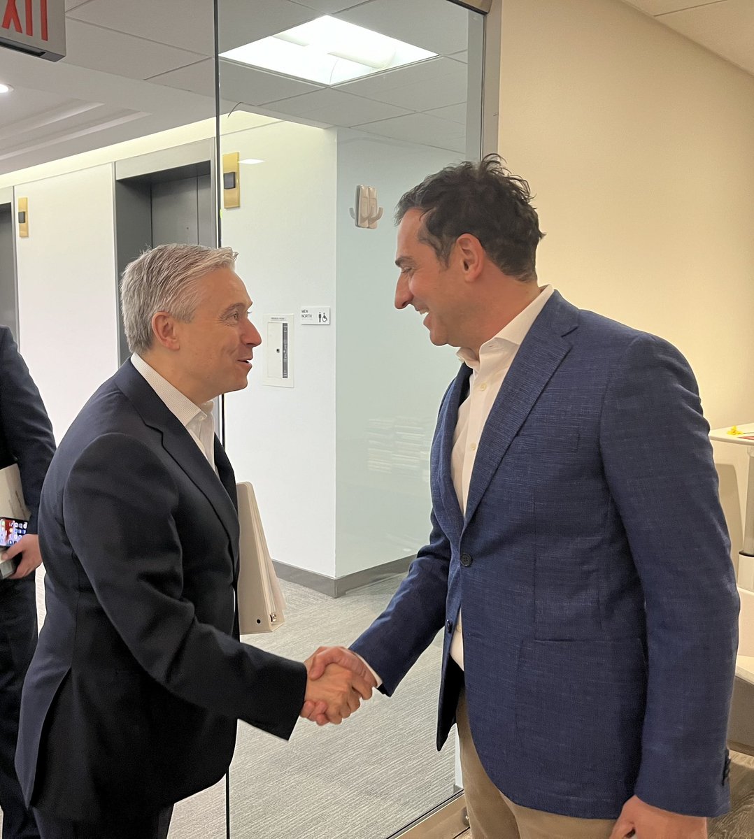 Ylli_Bajraktari's tweet image. It was great to host the Canadian Minister of Innovation, Science and Industry, @FP_Champagne, and a delegation from Cerberus for a discussion on the work #SCSPTech is doing.