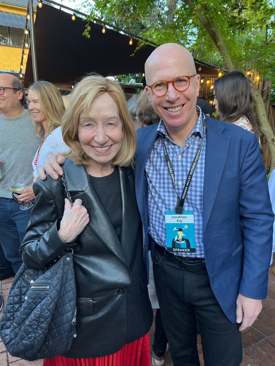 What a thrill to meet @DorisKGoodwin at the @svauthorsfest last night!