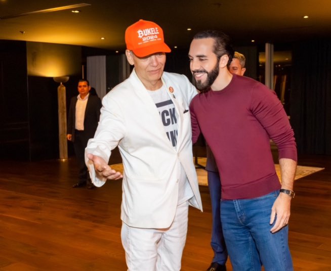 maxkeiser's tweet photo. 💯, brother @Cobratate 

JOIN US IN #BITCOIN COUNTRY https://t.co/gvcLD7DYLL