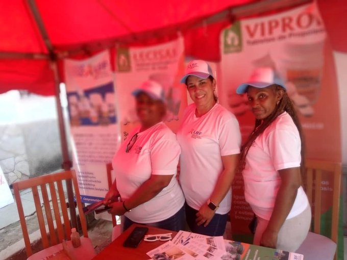 Con la presentación de las principales líneas productivas y la venta de fitofármacos a la población estuvo presente el @LabFarOriente en la #FeriaTivoli. #PorCubaJuntosCreamos.