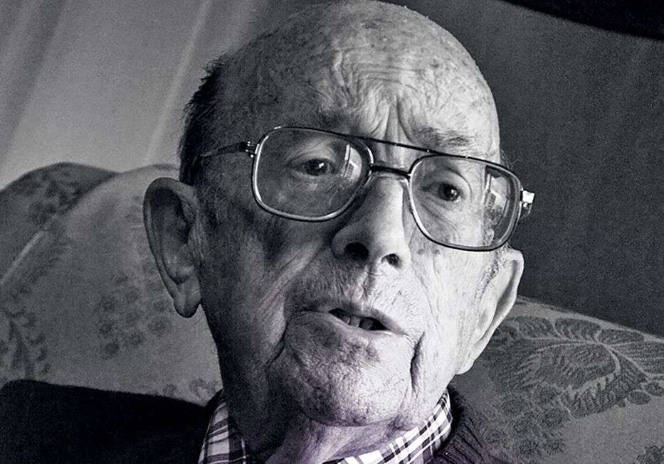 Un día muy triste para todos los hinchas violetas
Se fue el mejor presidente q he tenido y más importante aun, una gran persona,mi pésame a la familia y amigos 
Eduardo querido QEPD