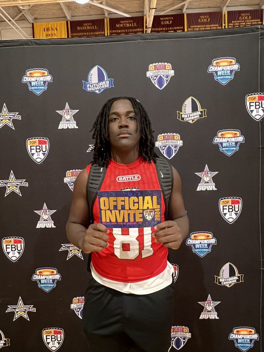 Thank you @FBUcamp for inviting me to Top Gun football camp. @CoachBigPete @PrepRedzoneIL @MaxPreps @RedHawksRecruit @Martin_Miami_HC @wardth09 @LemmingReport @CoachBrownAK @Brent89959563 @SFHSFBWheaton @CoachMac44