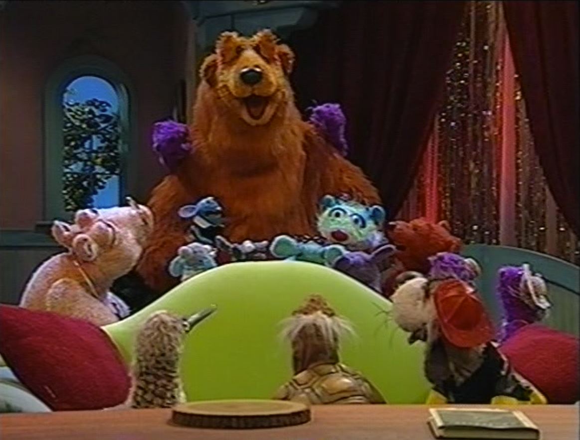 Today marks the 18th anniversary of the #BearInTheBigBlueHouse finale 'This is Your Life, Bear', written by Andy Yerkes and directed by Mitchell Kriegman. Tutter decide to put together a special celebration for Bear to show him how much he's appreciated.