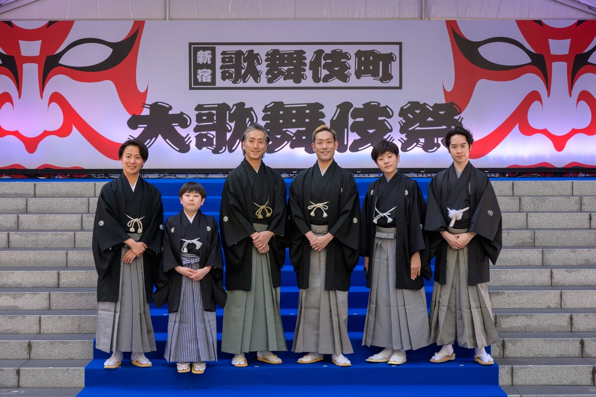 stage_natalie's tweet photo. 【イベントレポート】中村勘九郎、歌舞伎町エリアでお練りに興奮「一生に一度できるかできないかという体験」
https://t.co/T8qPXCvugw

#歌舞伎町大歌舞伎 https://t.co/9kG56DmzLQ