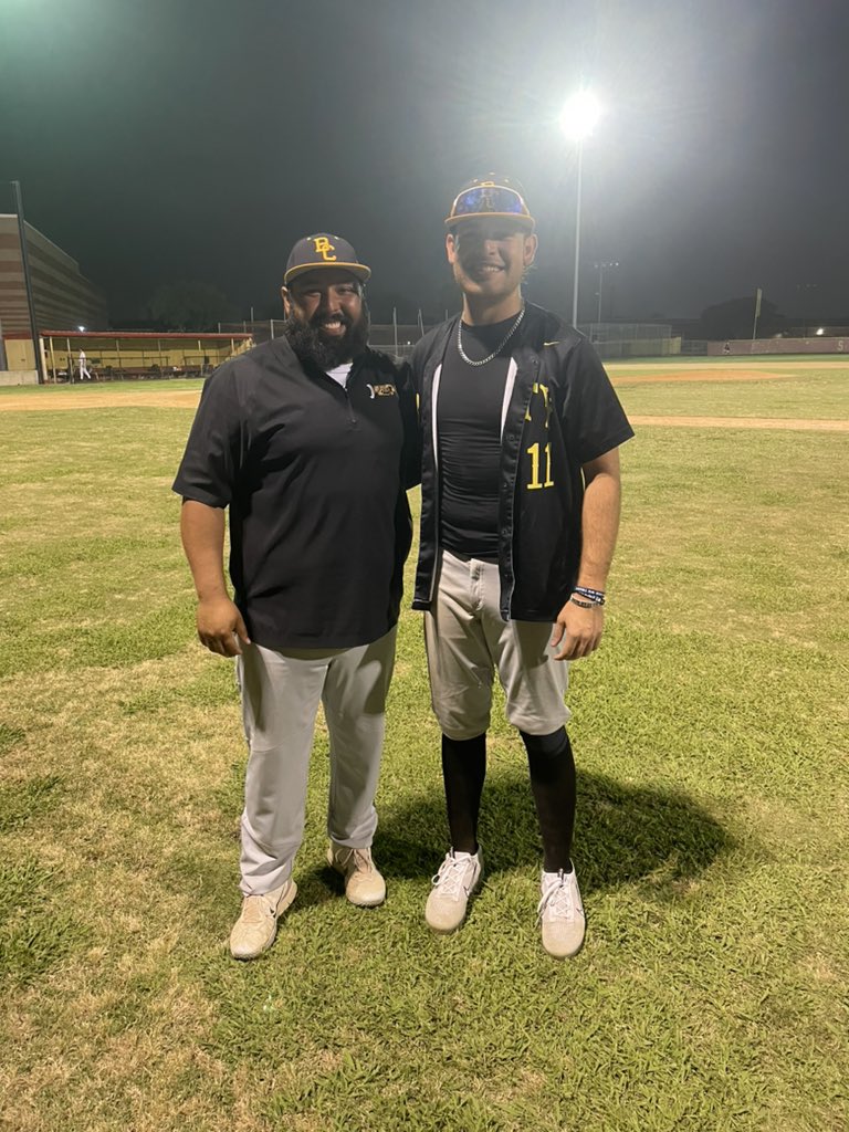 bighitdewitt_11's tweet photo. Tuned in my 11 jersey for the last time Friday night. Can’t believe my high school career is over, can’t say enough how much I love and appreciate my teammates and coaches. Now onto the next chapter at @ETBU_Baseball !

@Loudermilk_ @jrdhd20 @C_Ander5 @tswade7 @CoachAPate https://t.co/DfEdjUzzhw