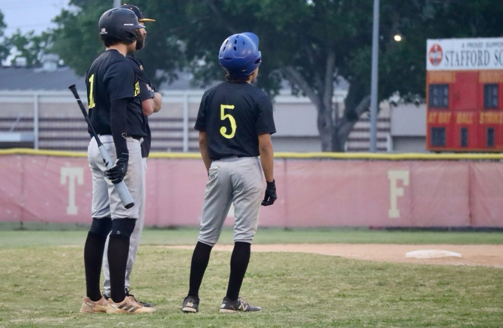 bighitdewitt_11's tweet photo. Tuned in my 11 jersey for the last time Friday night. Can’t believe my high school career is over, can’t say enough how much I love and appreciate my teammates and coaches. Now onto the next chapter at @ETBU_Baseball !

@Loudermilk_ @jrdhd20 @C_Ander5 @tswade7 @CoachAPate https://t.co/DfEdjUzzhw