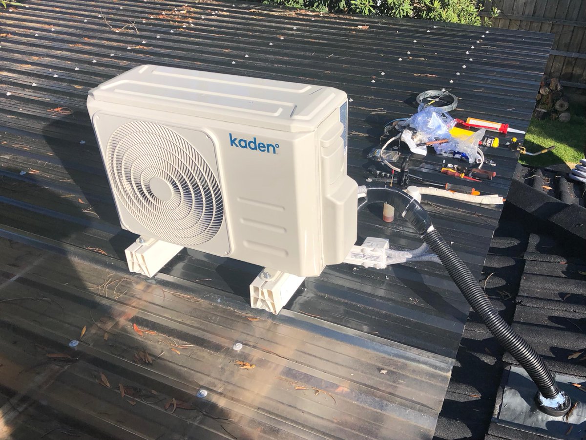 IcyColdRefrige1's tweet photo. We are finally starting to get our air cons in our house this one is in the kitchen area we still have the office one to go and still more renovations to finish but it’s a start #kaden #actrol #metalflex #reecehvac https://t.co/FDzJFgnFFu