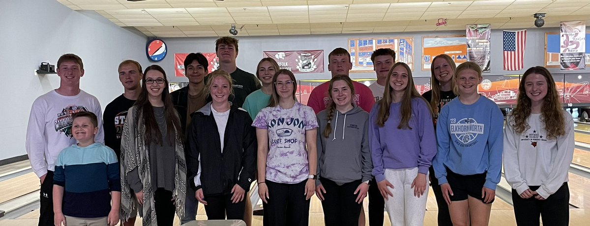 JacobBlum44's tweet photo. Thanks to all of the NHS students who raised money and were able to bowl today. The world changes one small act of kindness at a time. #StantonSmart https://t.co/gEgRdYftF7