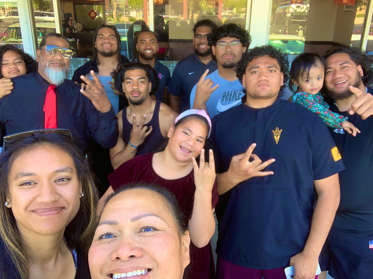 Church ✅ & Lunch with some of Our Faves! Safe Travels home 🏡 and see y’all soon. Ofa Lahi Atu #ForksUp @ASUFootball @KongaikaRich #Family