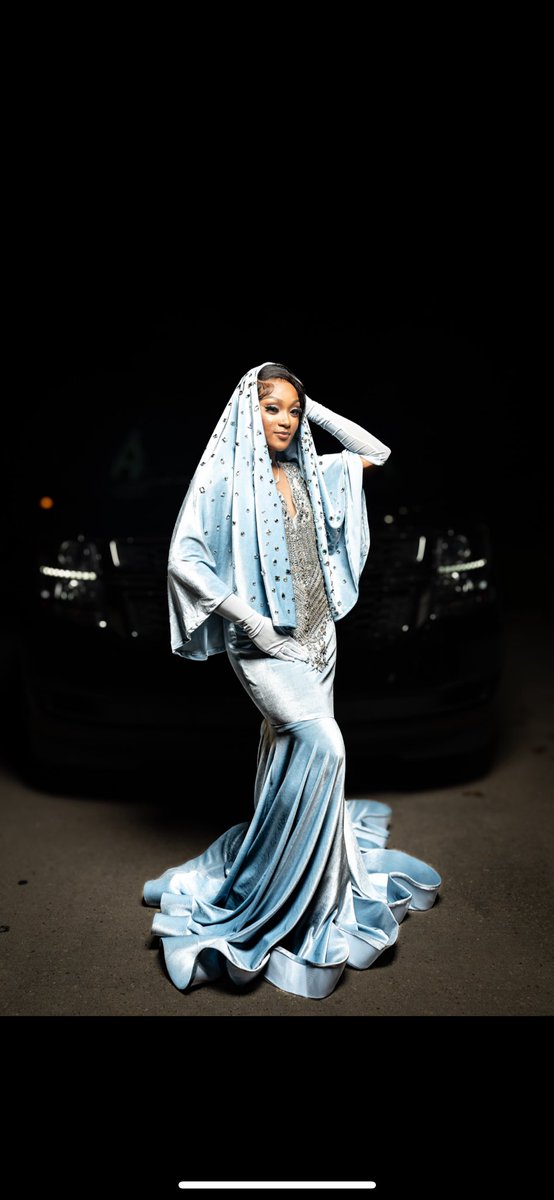 trinnyk1's tweet image. cousinssss did i eat? #seniorprom24🔥