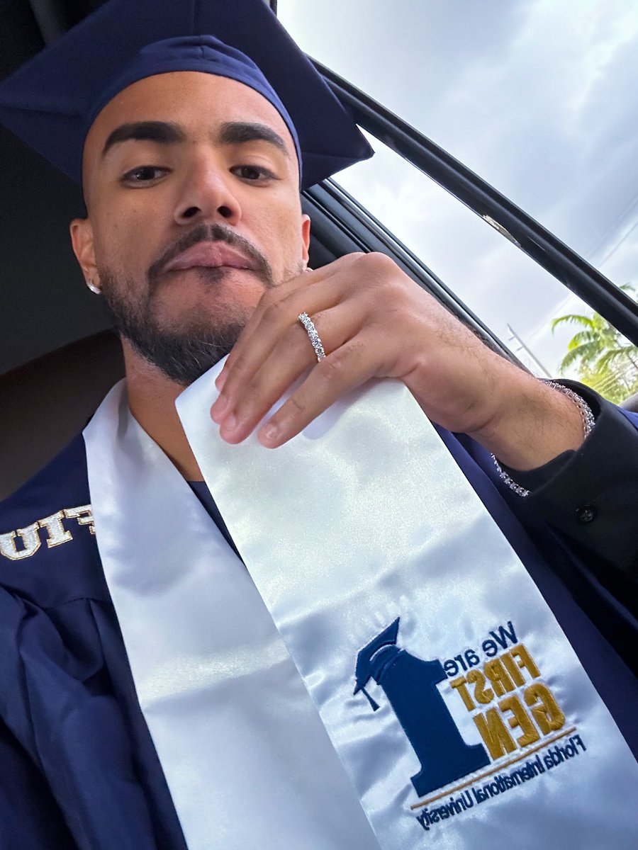 FIRST GEN 🙏🏽☝🏽 @FIU #GoTime