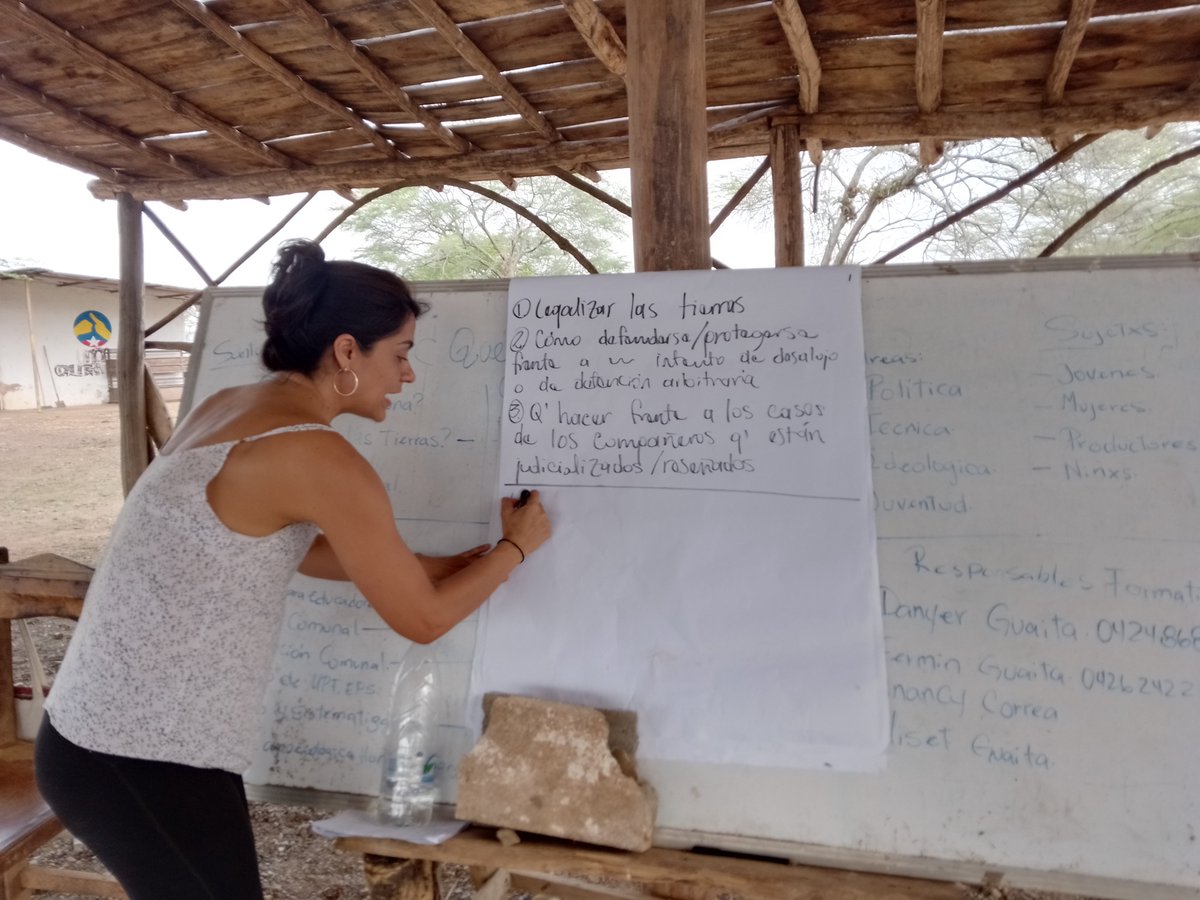 Las compañeras de la org. hermana @SurgentesDDHH acompañaron a la Comuna Indio Guaribe, en una fructífera jornada de trabajo para contribuir con el fortalecimiento organizativo y la defensa del territorio. Frente a la amenaza terrateniente,comunalización de la tierra #ComunaONada