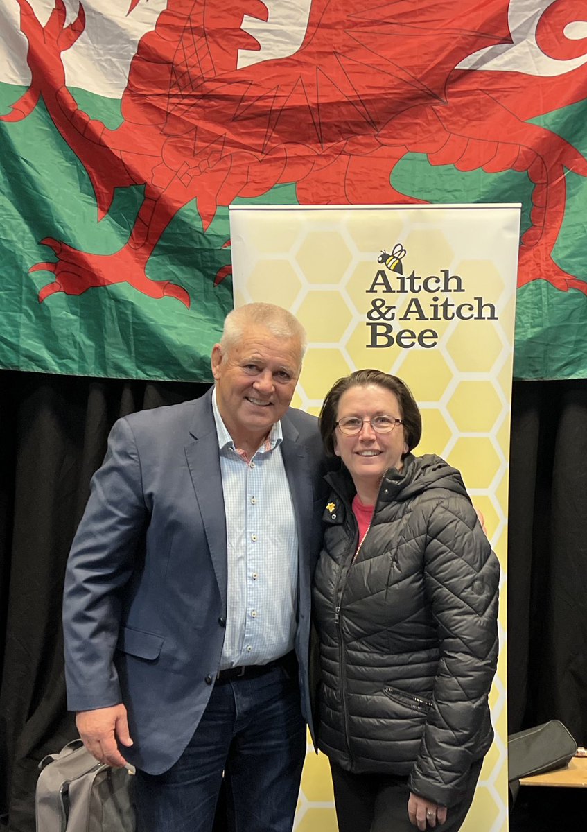 An evening with #WarrenGatland at the @blaketheatre with @AitchandAitchBe …an outstanding event as always and Gats was just wonderful! #Wales 🏴󠁧󠁢󠁷󠁬󠁳󠁿🏉🏴󠁧󠁢󠁷󠁬󠁳󠁿