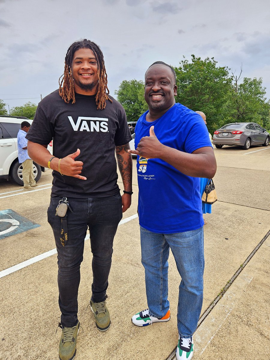 klovethealpha's tweet photo. @AmadMurrayOMB Man!!!! It's always great to see this Brother when he comes to town!!! We Fellowship in the HOUSE OF ALPHA 🤙🏾and we Worship in the HOUSE OF GOD🙏🏾 IM PROUD OF YOU FRAT I Pray that God will continue to bless you with the Desires of your heart https://t.co/M6eMeVqy8P