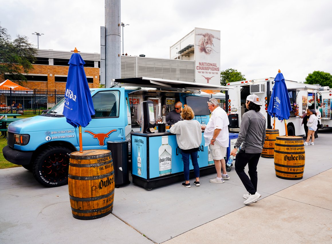Make @DulceVidaTequila Bars your first stop when attending a Texas Baseball game! Located at UFCU Disch-Falk Field, you can spruce up your game-watching experience with their specialty cocktails. 🤘⚾