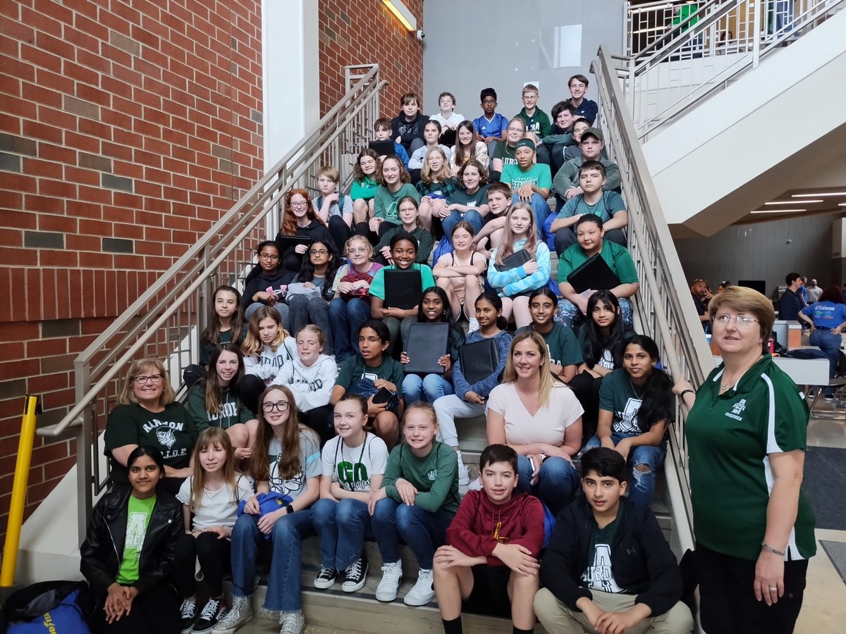 MaryBeckstrom's tweet photo. Harmon students enjoyed Goodyear STEM Career Day. Many hands on activities to see how the STEM disciplines are used in all kinds of settings. @DrPMilcetich @Greenmensteward @HarmonPrincipal @CaraMorelos @goodyear https://t.co/Zfide5Zwge