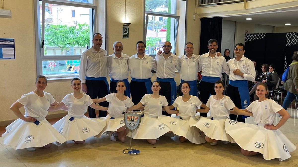 Avui, a Cabrils, hem lluitat pel Territorial i pel Campionat de Catalunya. On hem guanyat tots els enfrontaments del dia i hem fet 2 segons al Territorial. Marxem molt contents amb els resultats obtinguts. 💪🏻💙✨

#Sardanes <a href="/Cultupopularbcn/">Cultura Popular Barcelona</a> <a href="/somsardana/">SomSardana</a> <a href="/casaentremesos/">La Casa dels Entremesos</a>