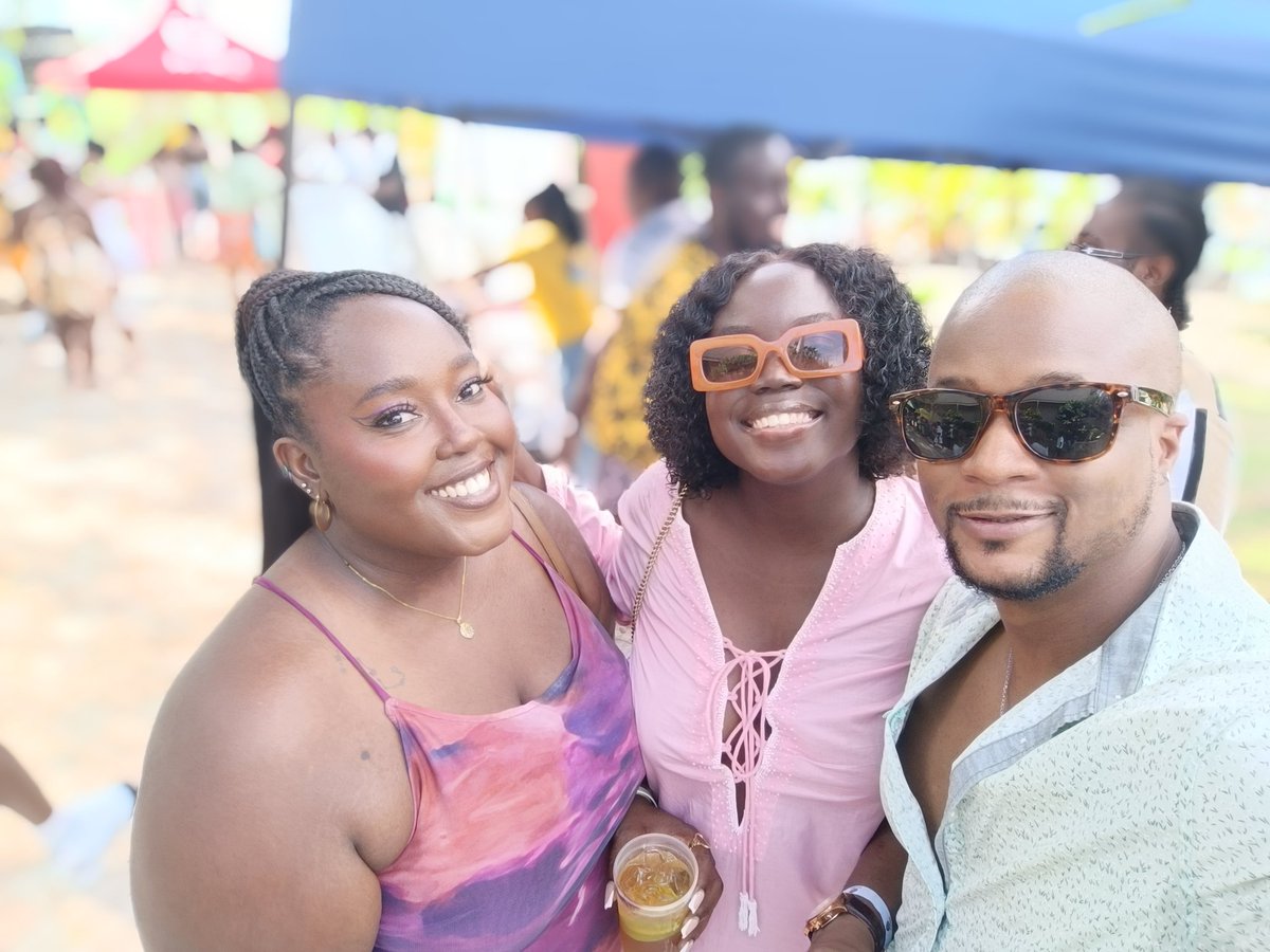 I met a few celebs in Antigua @AnnieBecky  @sunndaze_