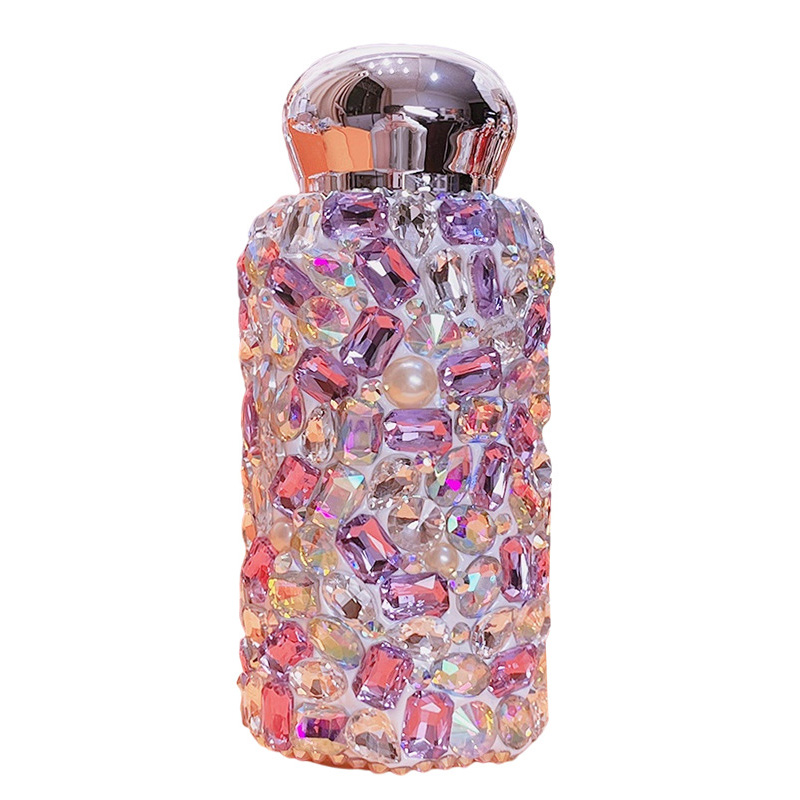 Tag someone who might like this.  Luxury, sparkly & unique. A great valentine gift! #waterbottle #ValentinesDay #valentinesgift #luxury #sparkly #tobespecial
