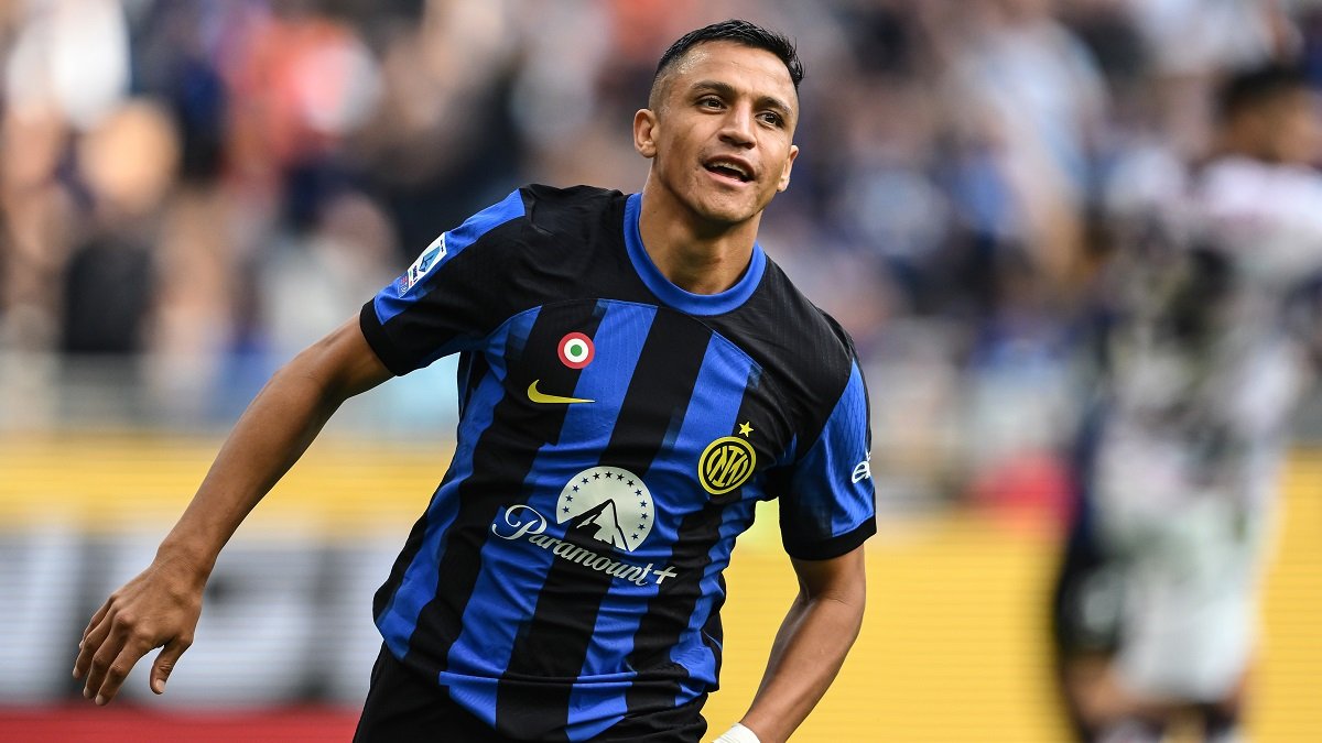 🔚 #AlexisSanchez potrebbe lasciare nuovamente l'#Inter.

🇨🇱 Dopo essere tornato a inizio stagione a vestire la maglia nerazzurra dopo un anno al #Marsiglia, l'attaccante cileno potrebbe lasciare nuovamente #Milano al termine della stagione. #Calciomercato 

[@nicoschira]