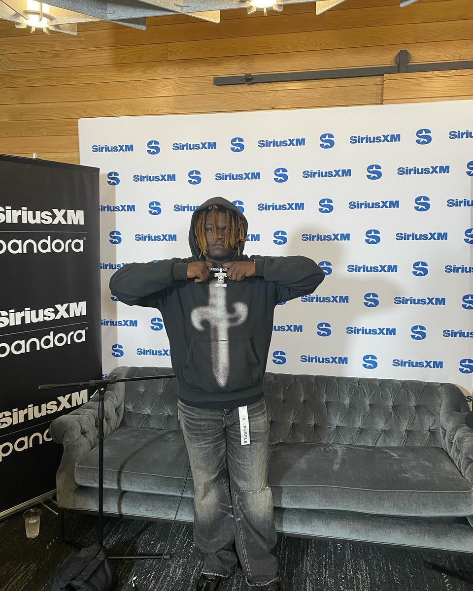 Watch how i creep ⬆️ on the charts …… 🔥🔥🔥🔥🔥<a href="/SIRIUSXM/">SiriusXM</a>