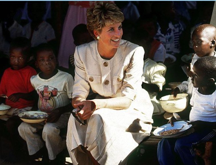 ZandiSussex's tweet photo. Other than Harry &amp; Meg, Princess Diana is the only other royal who looked completely at home in Africa. Here are some beautiful pics of her at a Red Cross project during her 1993 visit to Zimbabwe.🥰

#LoveAlwaysWins 
#HarryandMeghan https://t.co/GqYpoo90EC