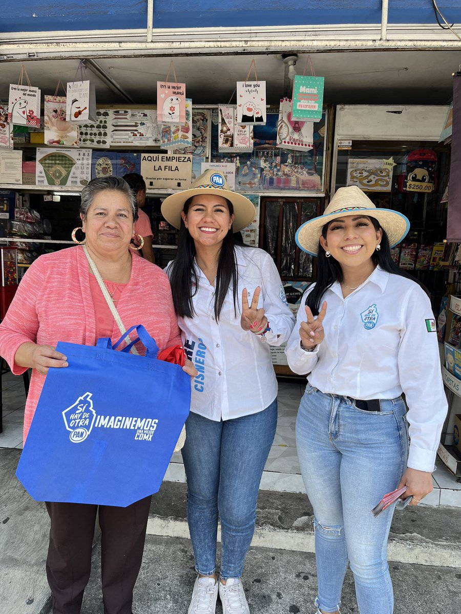 Cerramos la semana con todo, los vecinos de los #Ángeles saben que #ElCambioViene.

Somos la mejor opción para el #Distrito21, para #Iztapalapa y para la #CDMX.