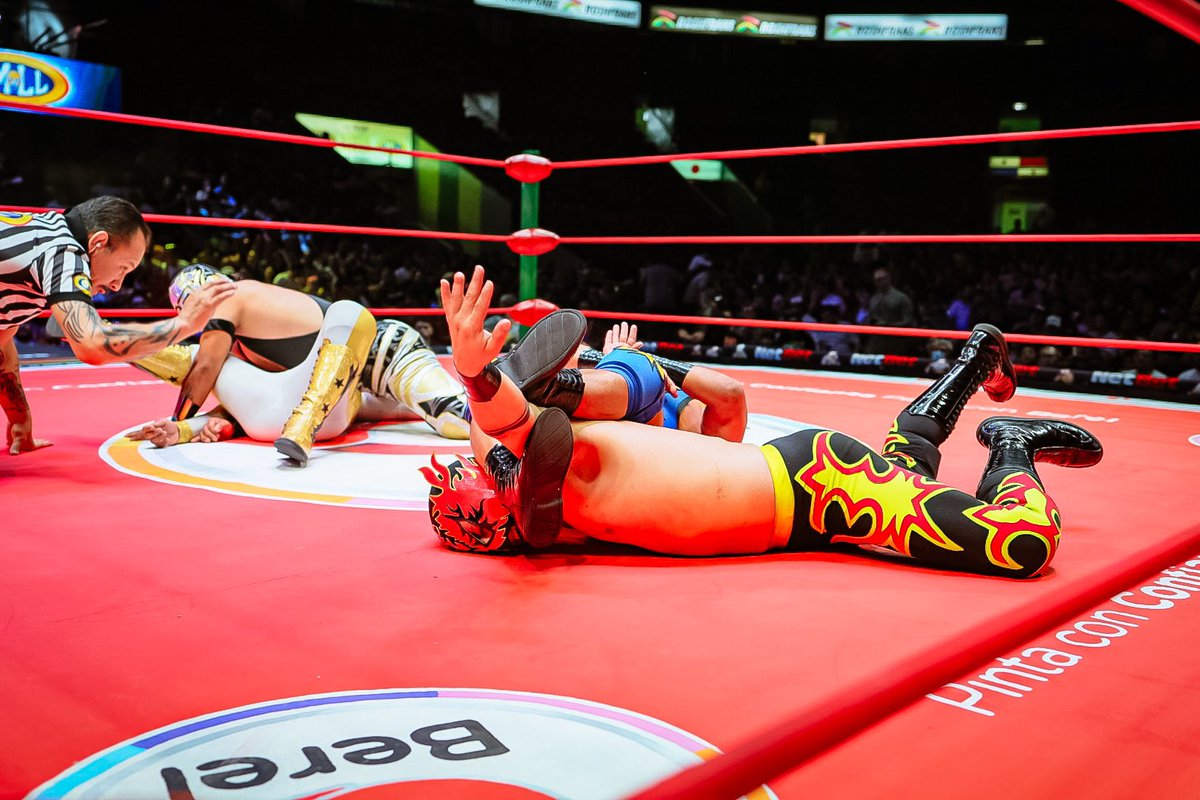 CMLL_OFICIAL tweet picture