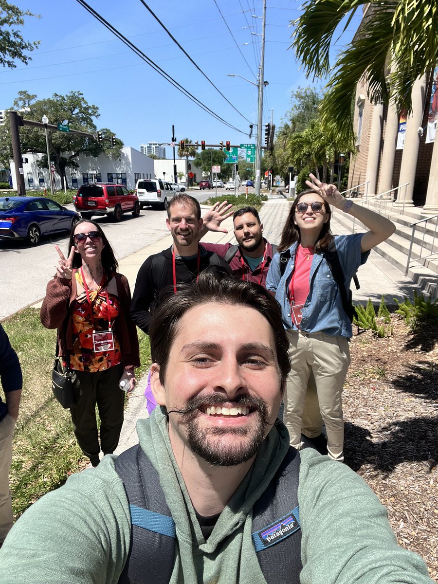 DominickJMonaco's tweet photo. Found this pic from @frontendconf!
Shoutout Moose-Crew π«
@jamesqquick @cassidoo @cdvillard https://t.co/5XyaNcJpDJ