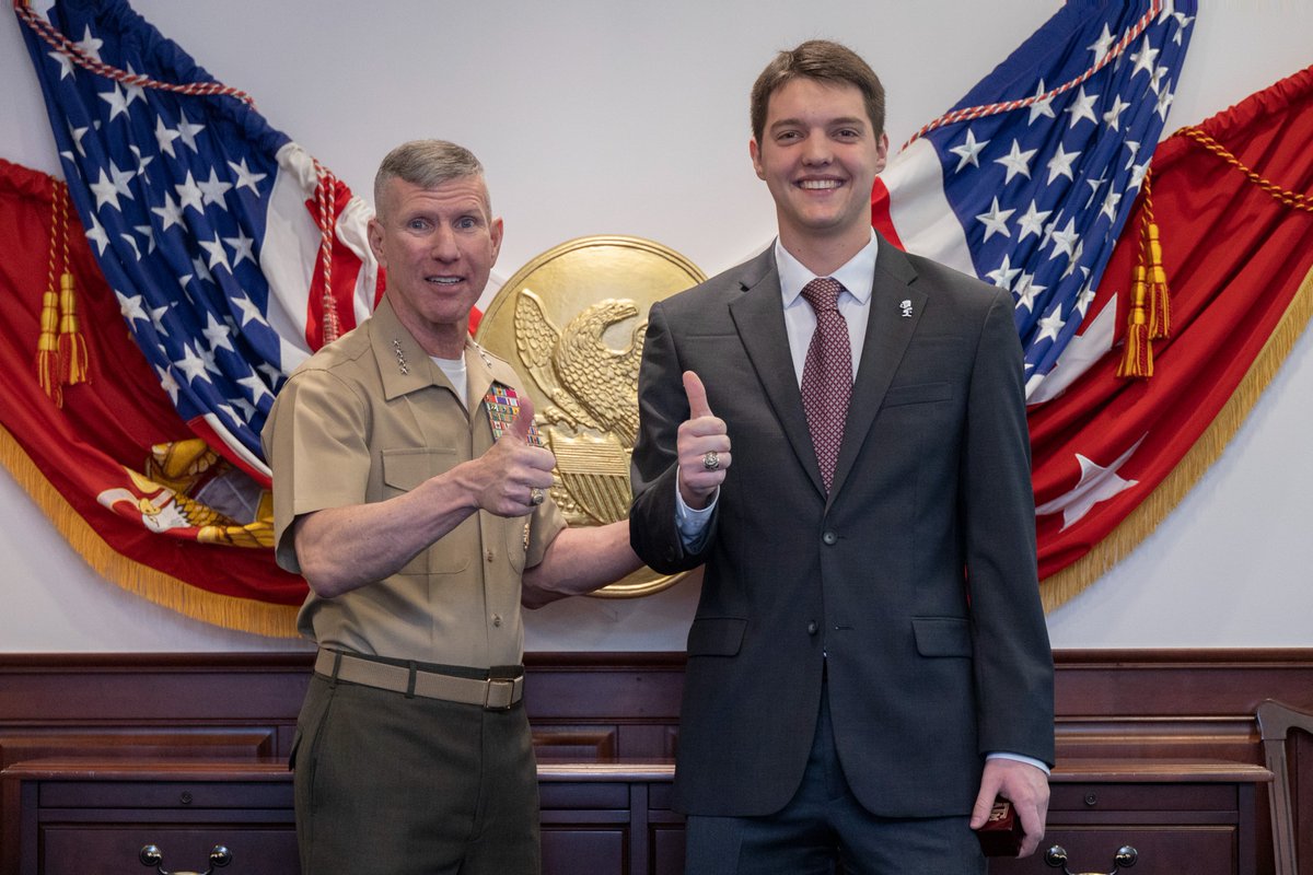 Gen. Eric Smith ‘87, the highest-ranking member of the @USMC, recently presented two Aggies with their Aggie Rings at the Pentagon in Washington, D.C.! Congratulations and Gig 'em, Susan Liu ’26 and Lee Thornton ’25! 👍 tx.ag/RingsPentagon