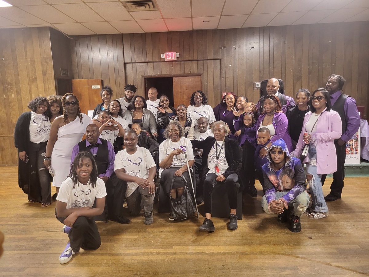 #WeLoveYouMommy 👑🕊️💜💫🤞🏾🪬 #TheTribe 💪🏾 #LorettaLegacy🕊️💜♾️💫🪬👑  #FamilyFirst 🤞🏾💜💪🏾🤲🏾