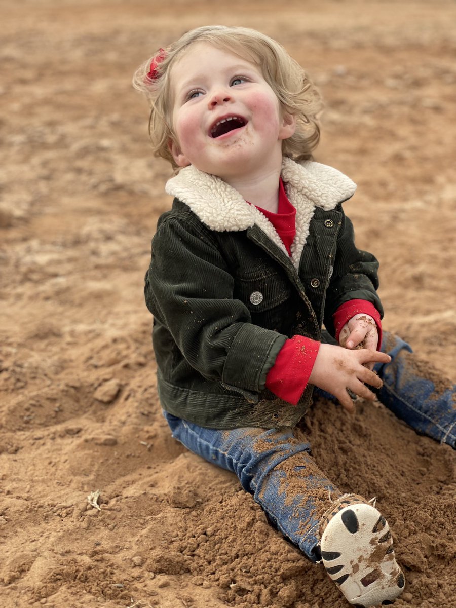 2-year-old horse lover, Marie, from Oklahoma, has been reading Mary’s book and is all-in on 3-year-old Honor Marie from neighboring state in the Run for the Roses.  Let’s go! @DRFRampellini @ImAwaise @AlanRibble @TimeformUSfigs @emmilkowski @chriskotulak