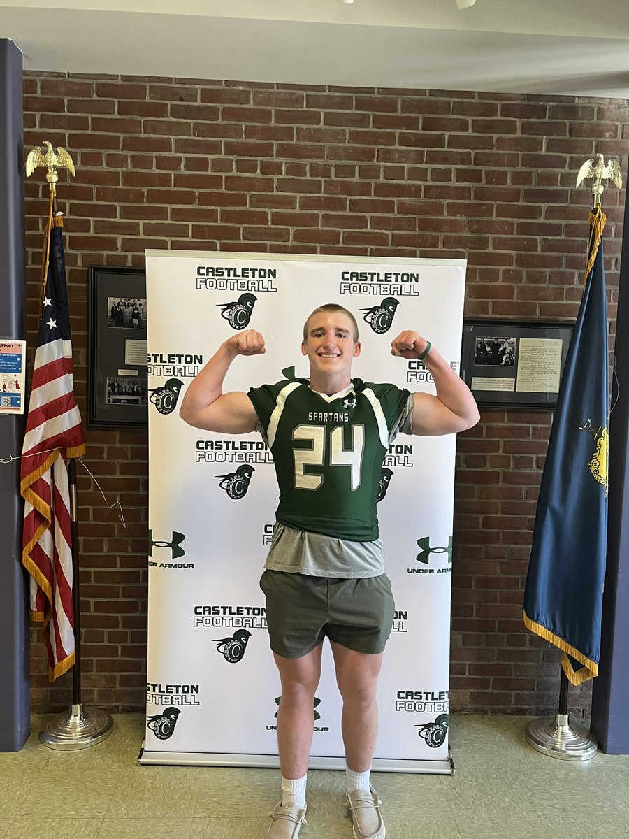 mcmahonbrendan1's tweet image. Had a great time in Vermont today @CastletonFB Beautiful campus and high energy practice
