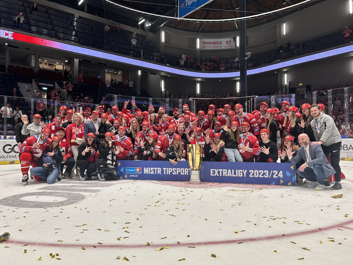 AndrejNestrasil's tweet photo. Família❤️ https://t.co/aXZtGWswQ8